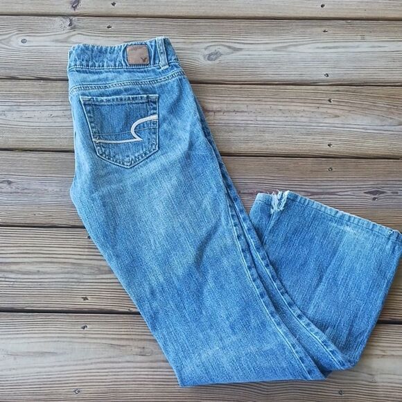 American Eagle women's distressed jeans size 4 - Picture 1 of 12